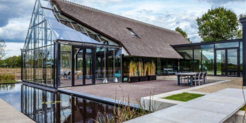 Projektové možnosti a specifika výstavby skleněných domů